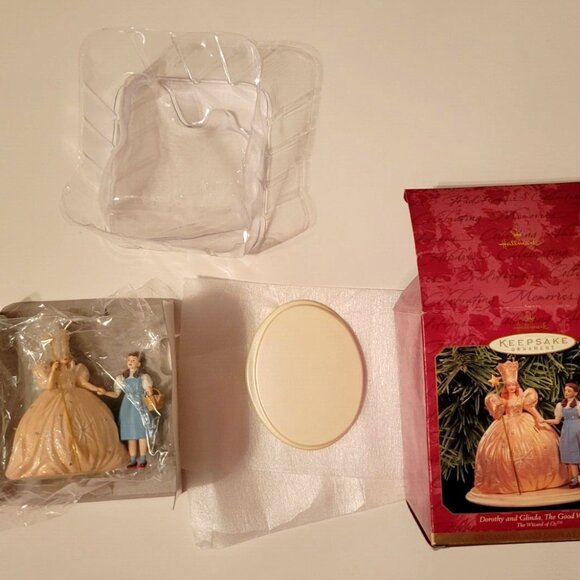 Hallmark Keepsake Dorothy And Glinda, The Good Witch Ornament & Stand 1998 CIB - Picture 1 of 13